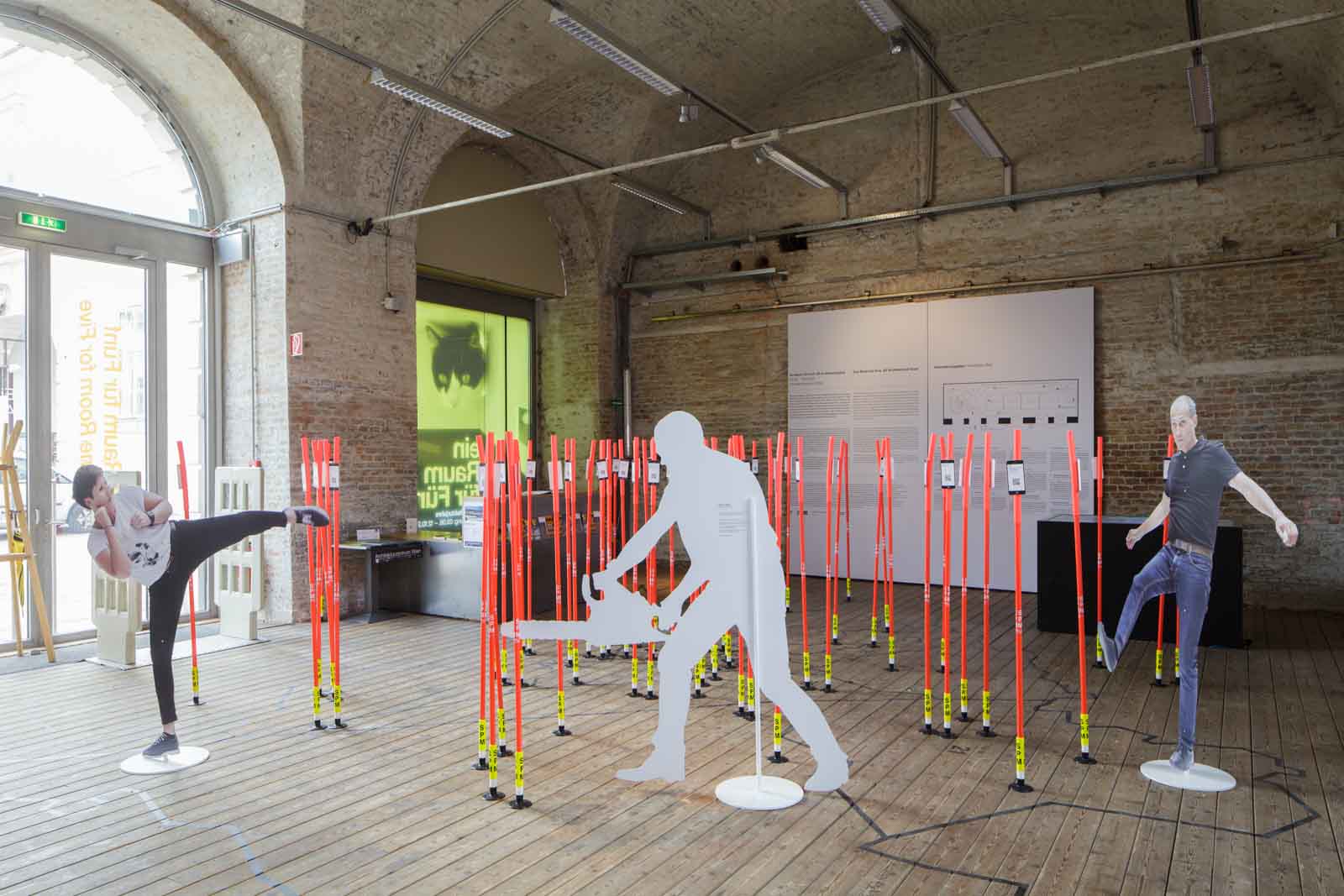 Ein Raum Fur Funf Azw photo by Wolfgang Thaler