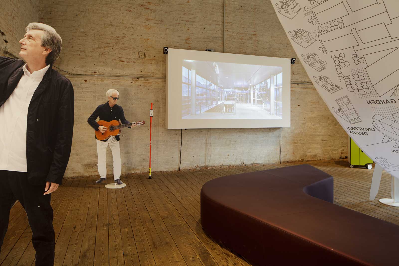 Ein Raum Fur Funf Azw photo by Wolfgang Thaler