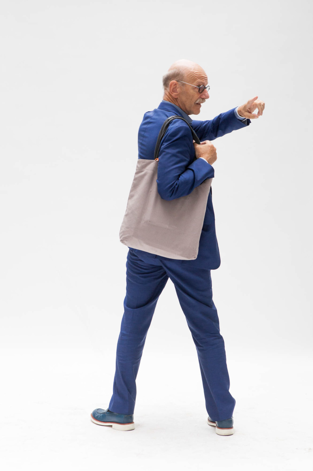 Ein Raum Fur Funf Azw photo by Wolfgang Thaler