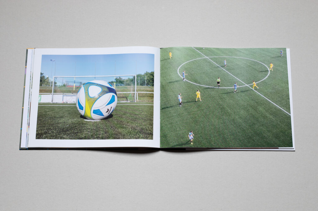 bild aus dem buch austria 13 sportanker und bolzplatz