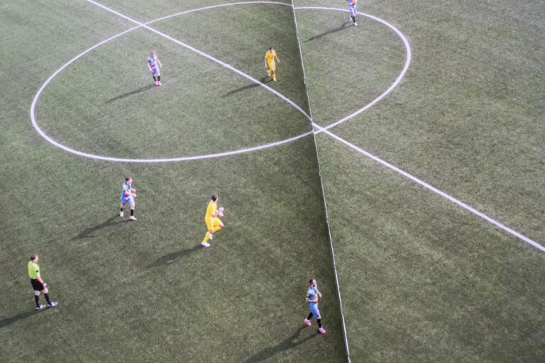 bild aus dem buch austria 13 sportanker und bolzplatz