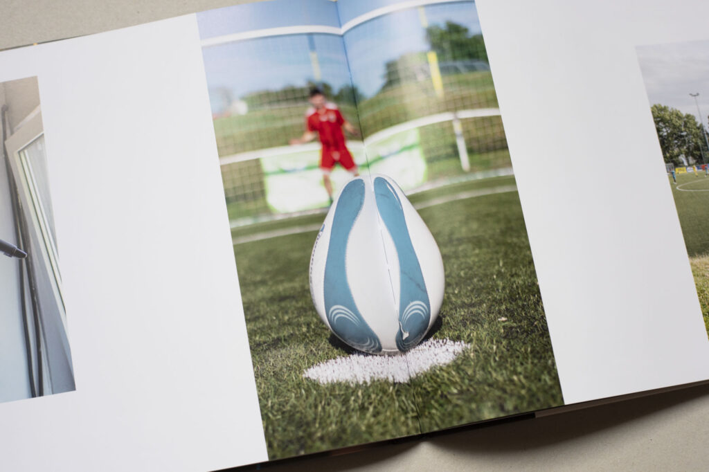 bild aus dem buch austria 13 sportanker und bolzplatz