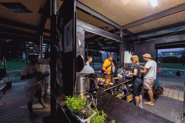 photo of a the pavilion club hybrid