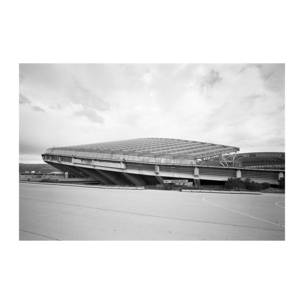 Modernism In Between unfinished modernisations