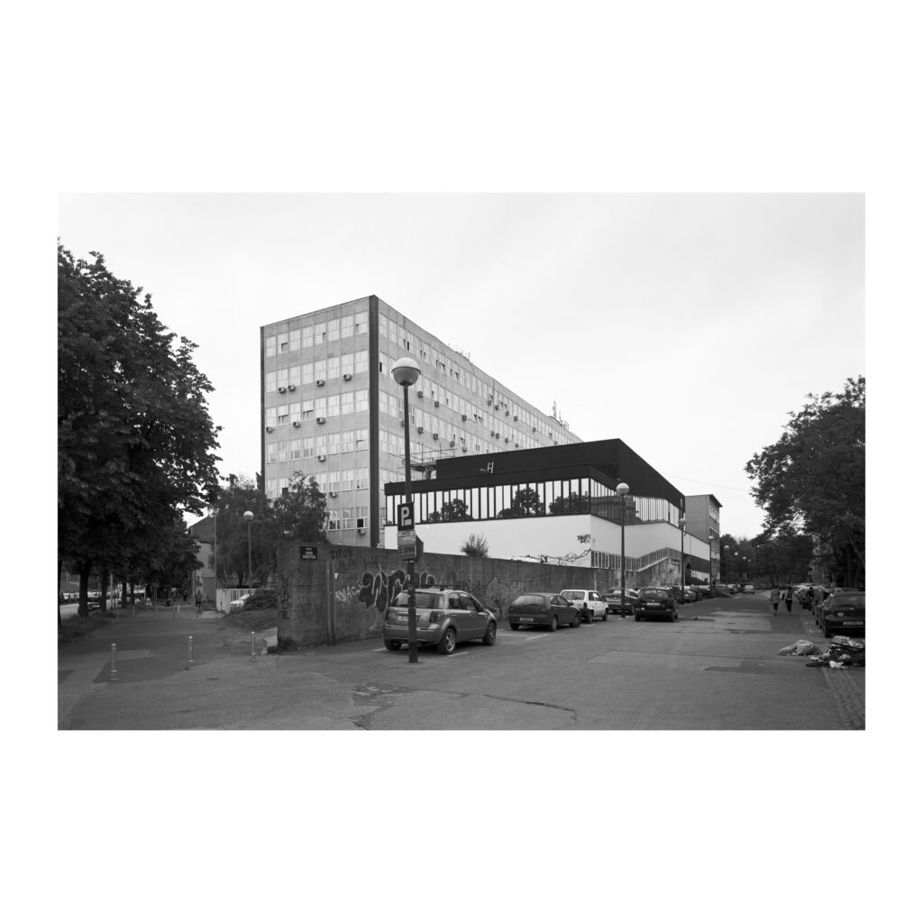 Modernism In Between unfinished modernisations